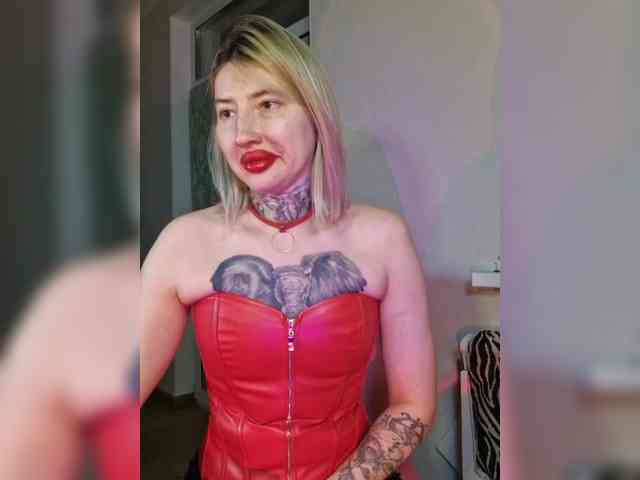 Model: femmfatale