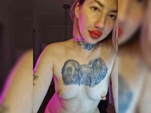 Model: femmfatale