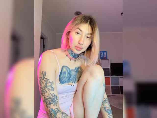 Model: femmfatale