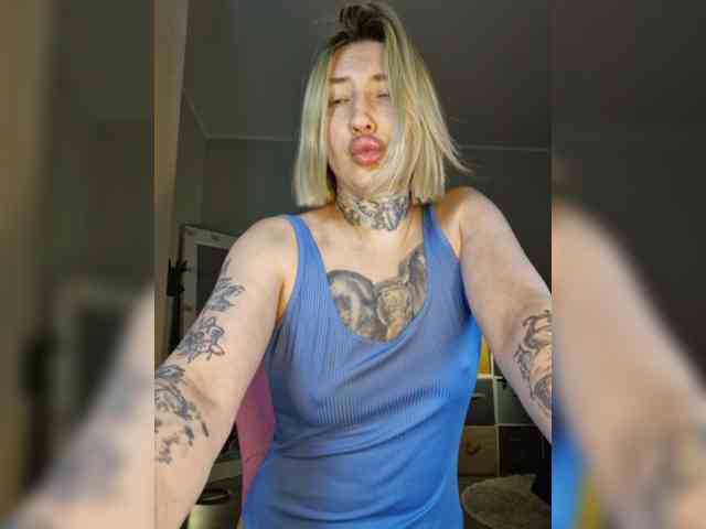 Model: femmfatale