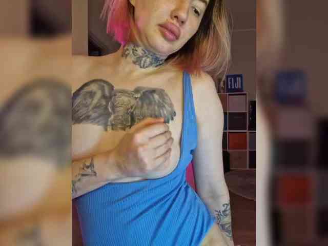 Model: femmfatale