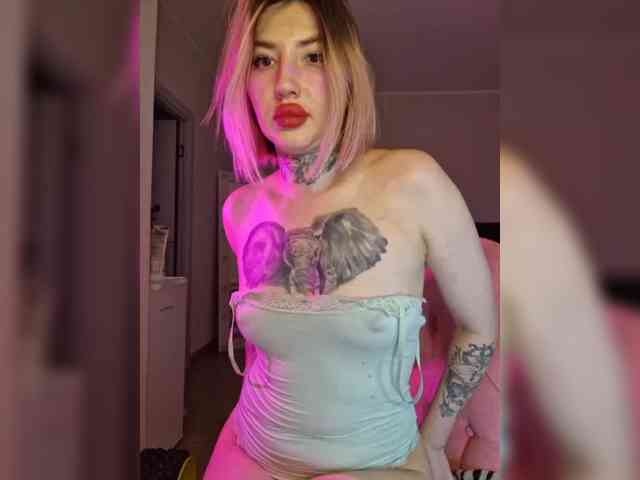 Model: femmfatale