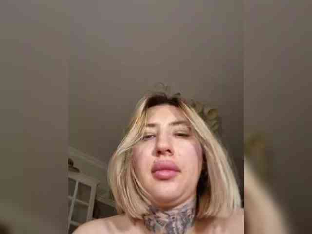 Model: femmfatale
