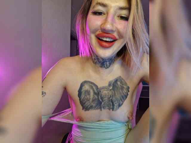 Model: femmfatale