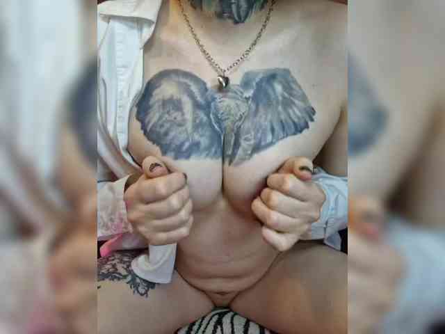 Model: femmfatale