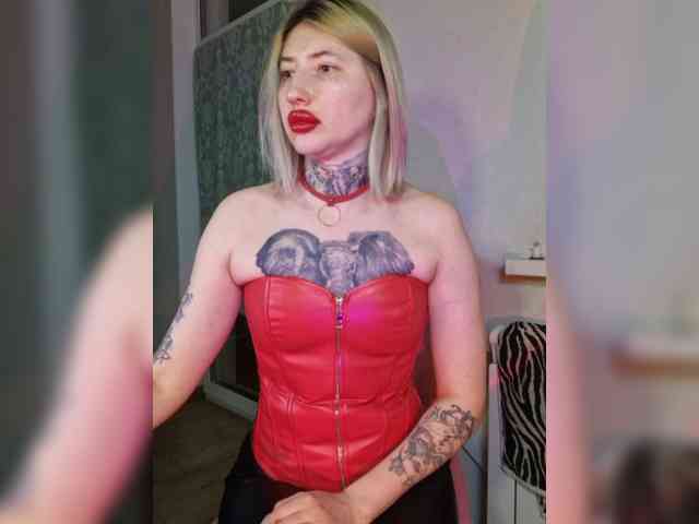 Model: femmfatale