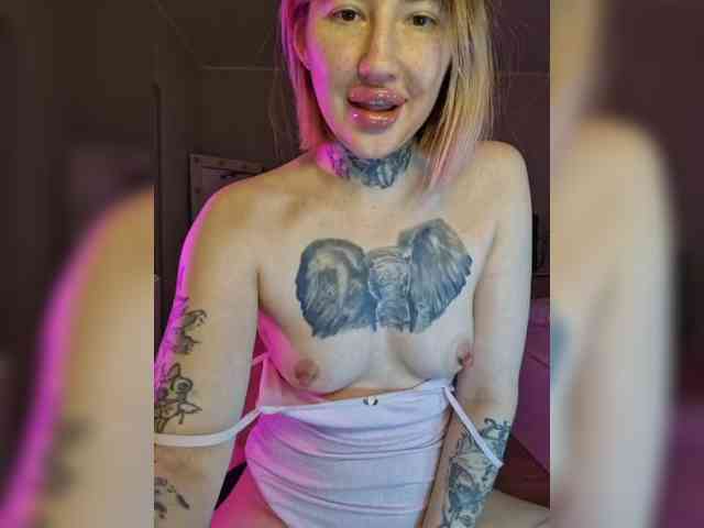 Model: femmfatale