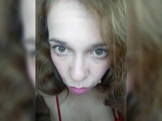 AnnastaStasy live cam on BongaCams