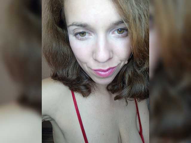 AnnastaStasy live cam on BongaCams