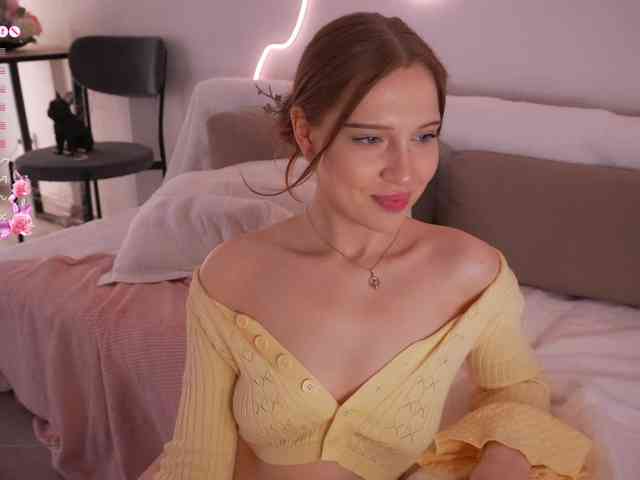 evie-sapphire Live Webcam on BongaCams