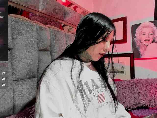 Chantallthx webcam