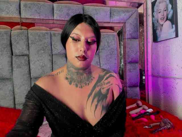 missdarklatin webcam