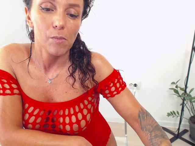 LovelyBrownie webcam