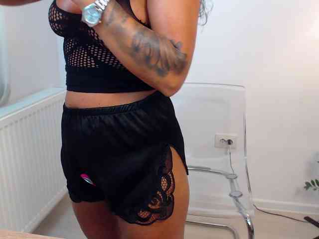 LovelyBrownie webcam