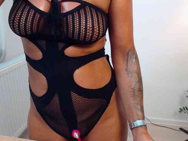LovelyBrownie webcam