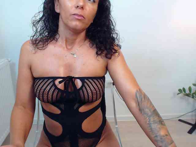 LovelyBrownie webcam