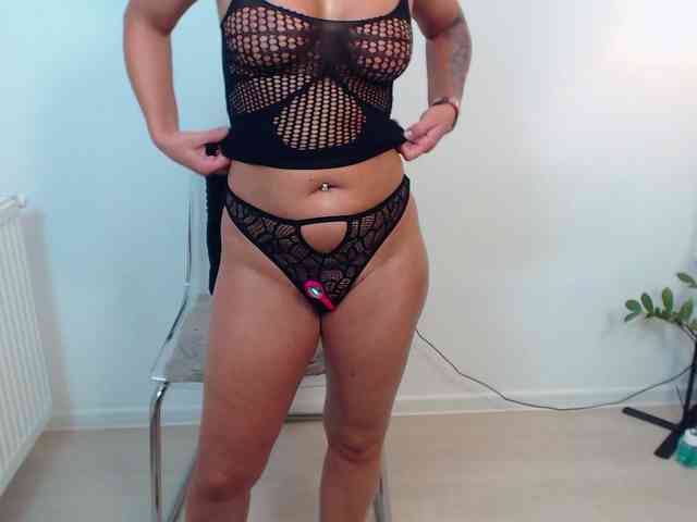 LovelyBrownie webcam