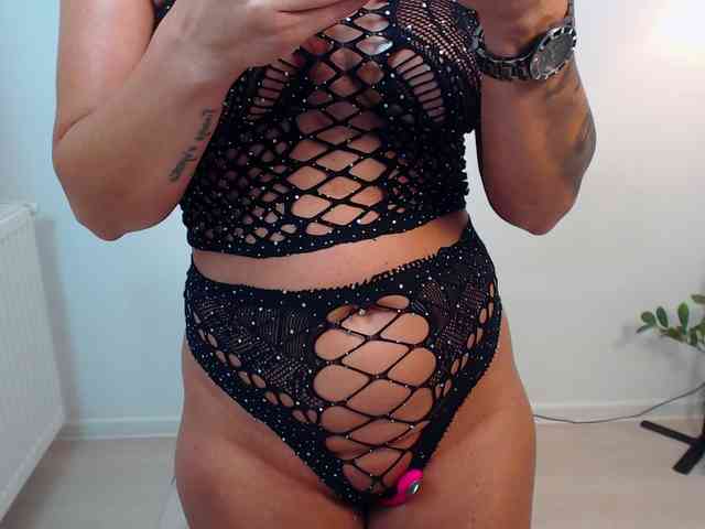 LovelyBrownie webcam