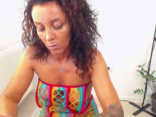 LovelyBrownie webcam