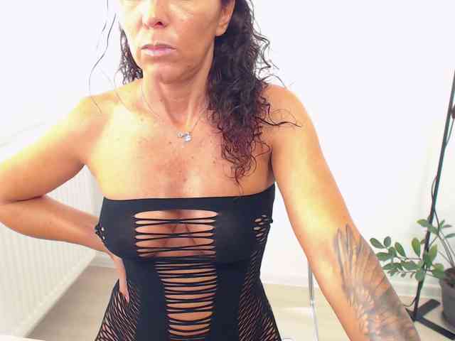 LovelyBrownie webcam