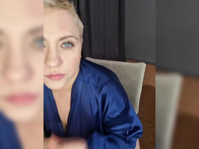 _LEKSA live cam on BongaCams