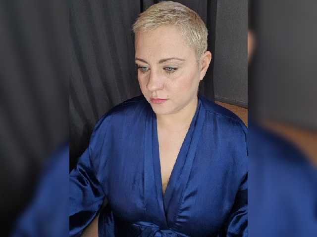 _LEKSA live cam on BongaCams
