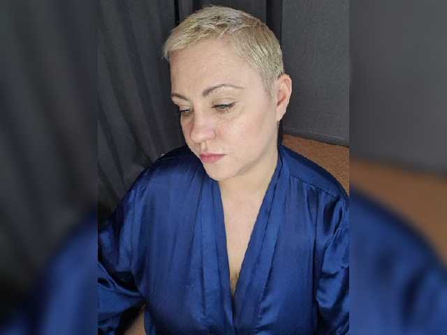 _LEKSA live cam on BongaCams