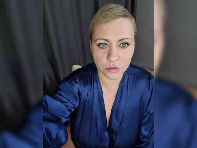 Modella: _LEKSA