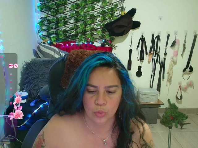 elektra-32 live cam on BongaCams
