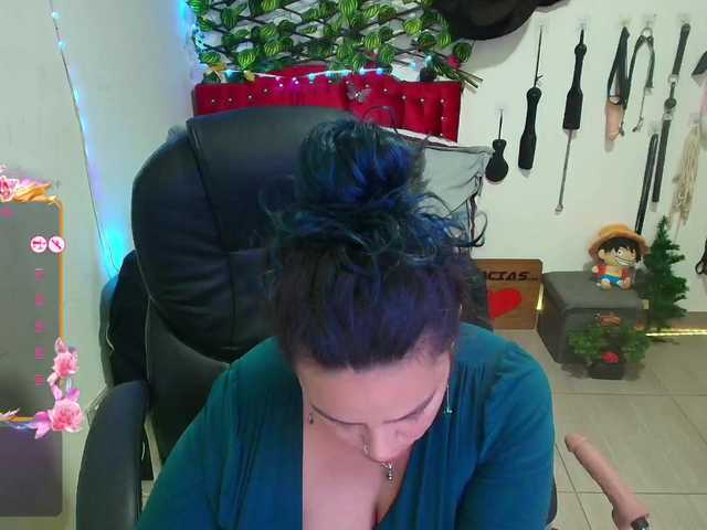 elektra-32 live cam on BongaCams