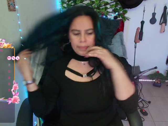 elektra-32's BongaCams show and profile