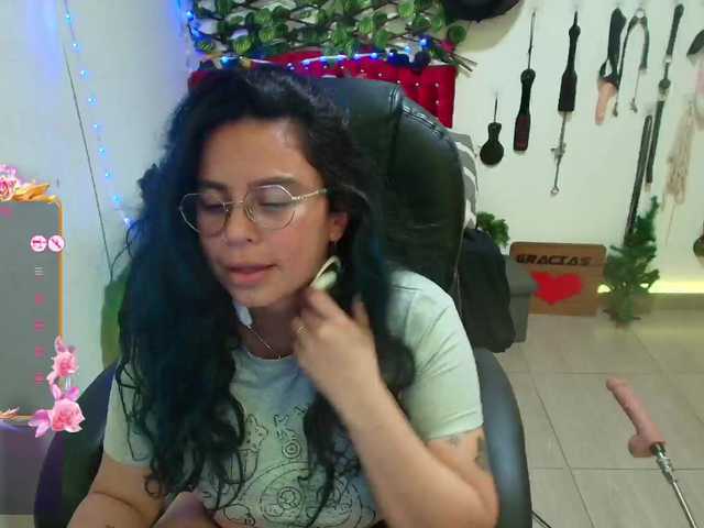 elektra-32 live cam on BongaCams
