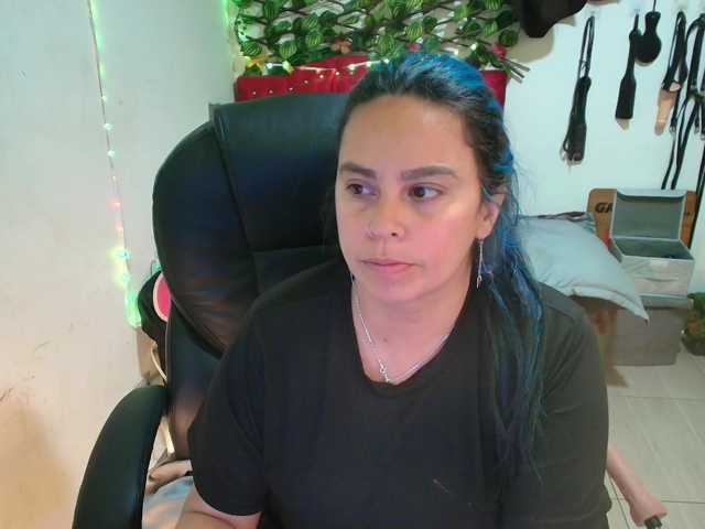 elektra-32 live cam on BongaCams