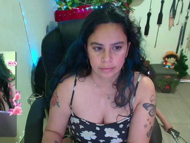 elektra-32 live cam on BongaCams