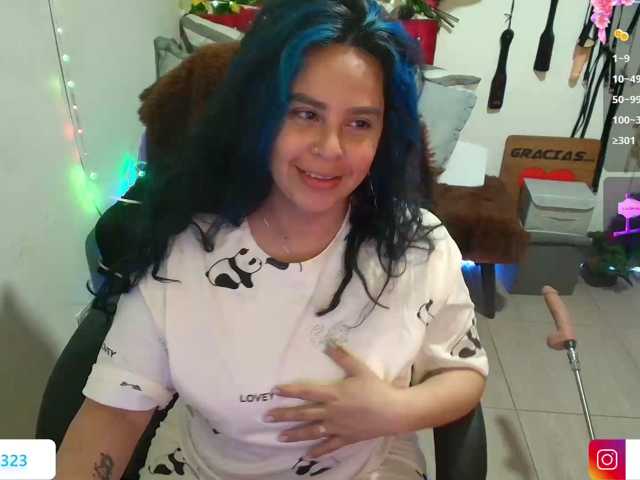 elektra-32 live cam on BongaCams