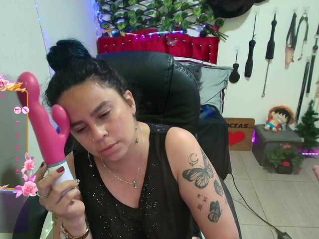 elektra-32 live cam on BongaCams