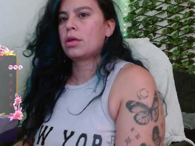 elektra-32's BongaCams show and profile