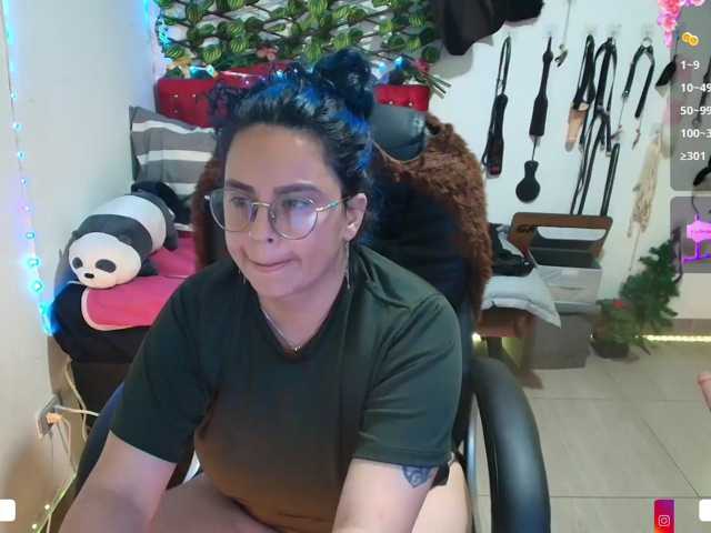le modèle elektra-32 est en webcam porno dans un show sur le site bongacams, il possède les tags suivants: Latino/Hispanic,Brunette,Hairy