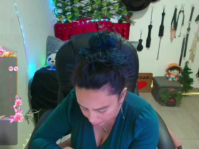 elektra-32 live cam on BongaCams