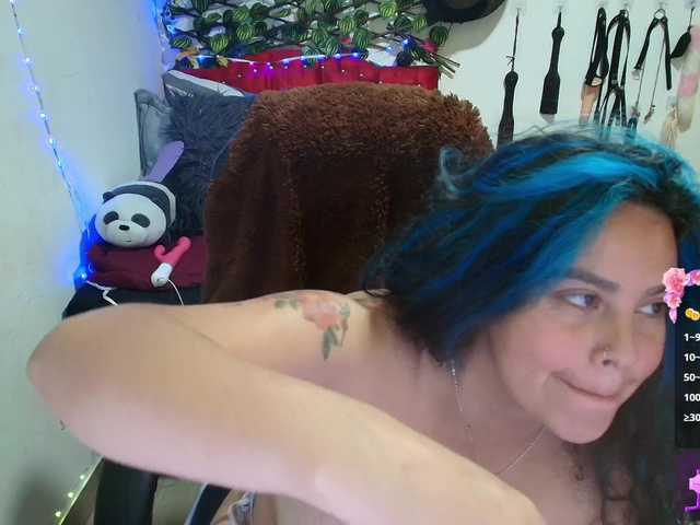 elektra-32 live cam on BongaCams