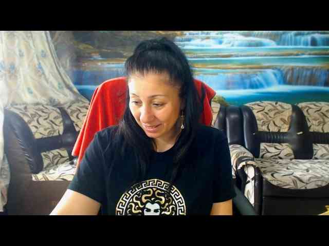 MoistMady webcam