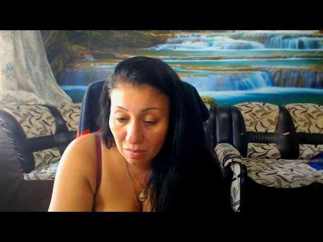 MoistMady webcam