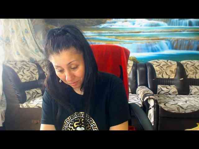 MoistMady webcam