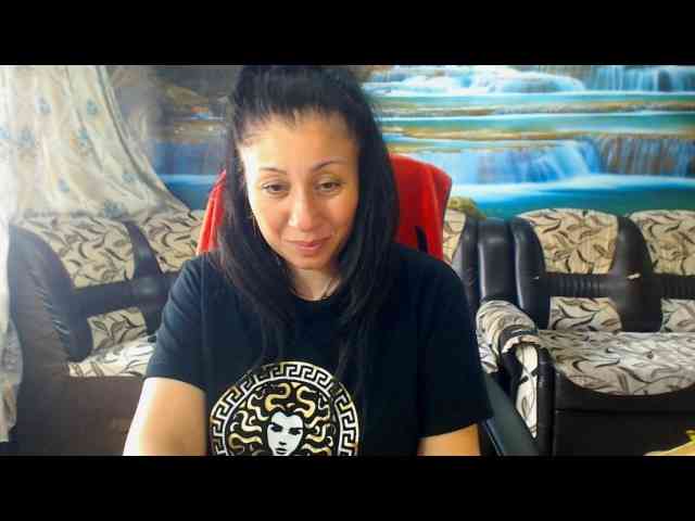 MoistMady webcam