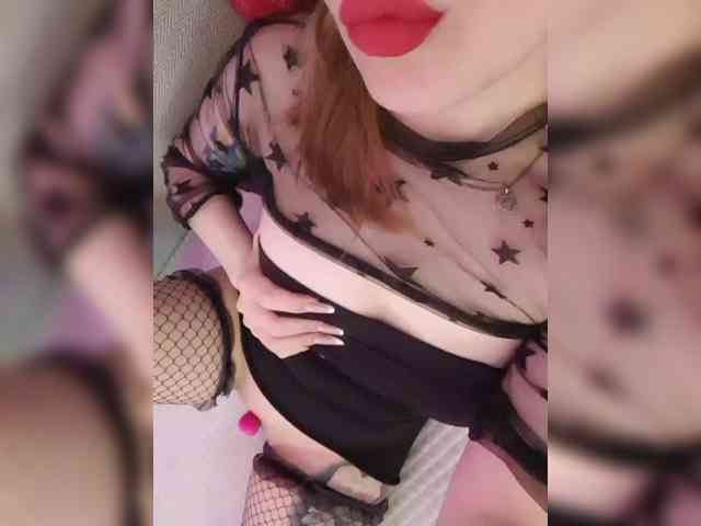 __EElaIzzza__ webcam