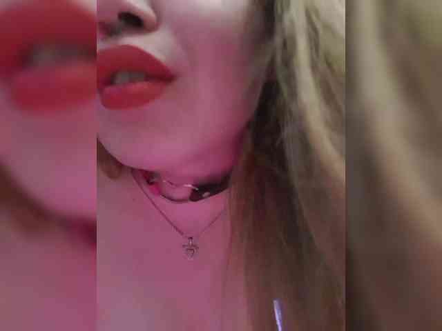 __EElaIzzza__ webcam