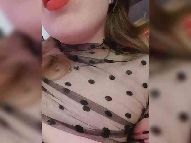 __EElaIzzza__ webcam