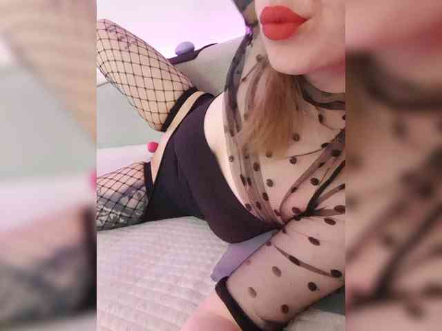 __EElaIzzza__ webcam