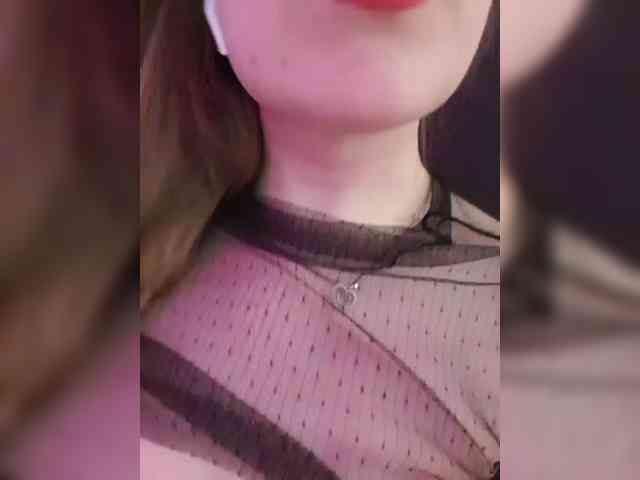 __EElaIzzza__ webcam