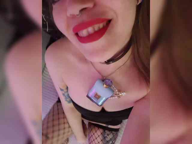 __EElaIzzza__ webcam